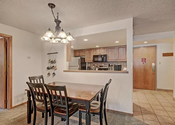 Vs643 And 645h Village Square Apartment *