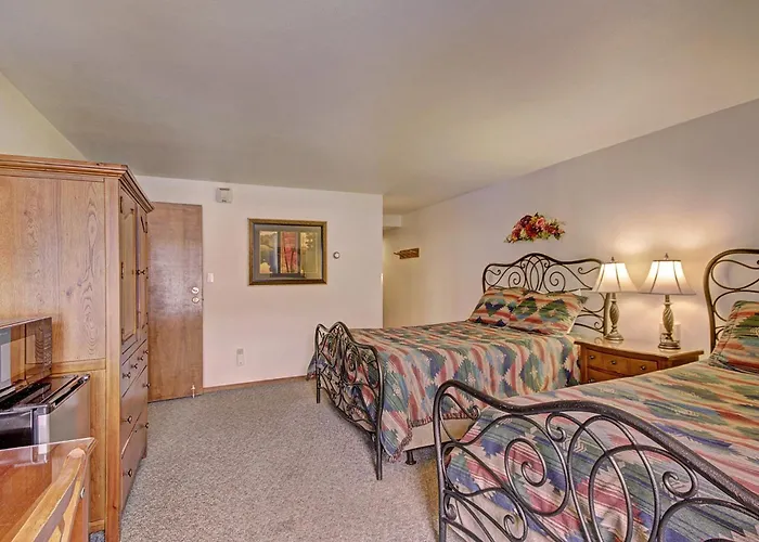 Vs643 And 645h Village Square Apartment